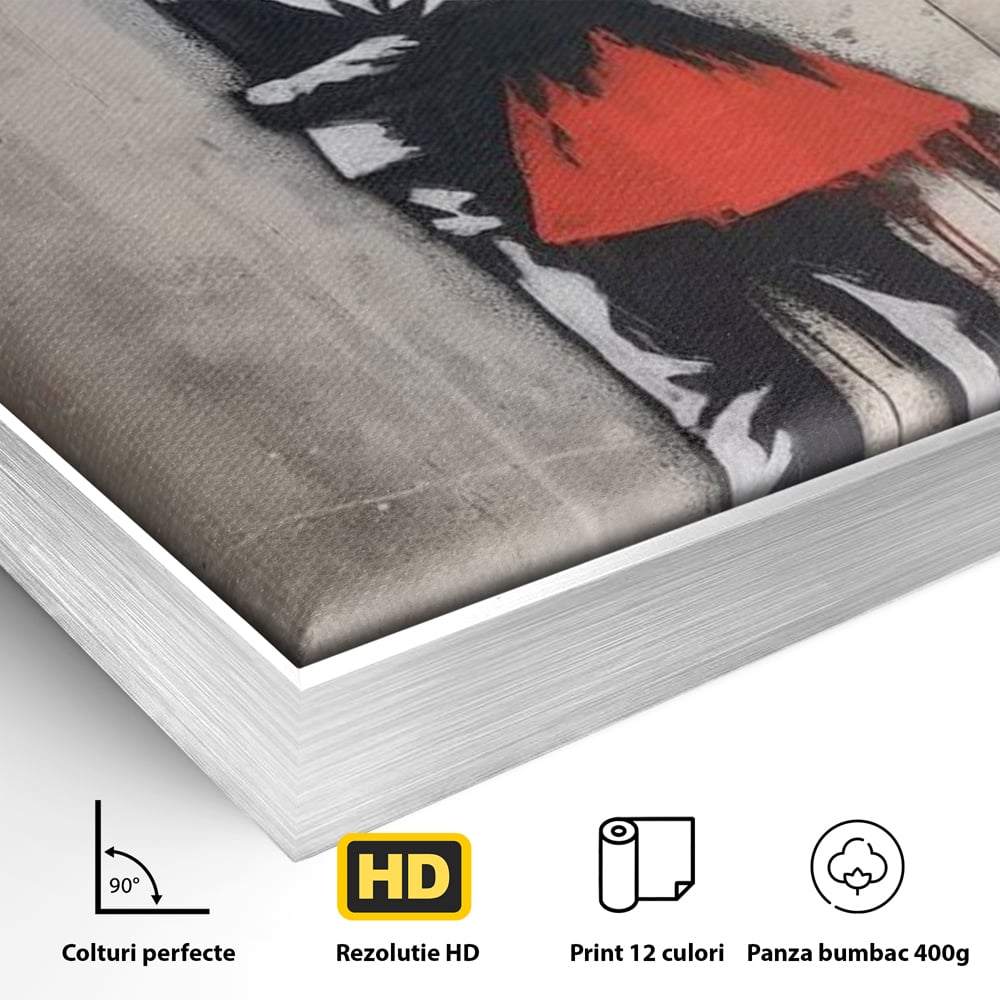 Detaliu al suprafetei: tablou canvas cu doi indragostiti imbratisati, in rama de aluminiu argintiu
